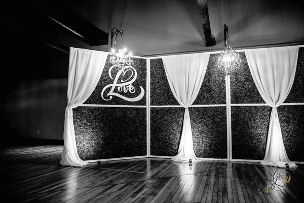 Classic-Elegant Decor Wedding at the Bonnie Glen Pavilion — photo 36 of 37