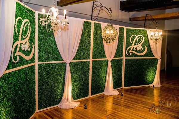 Classic-Elegant Decor Wedding at the Bonnie Glen Pavilion — photo 25 of 37