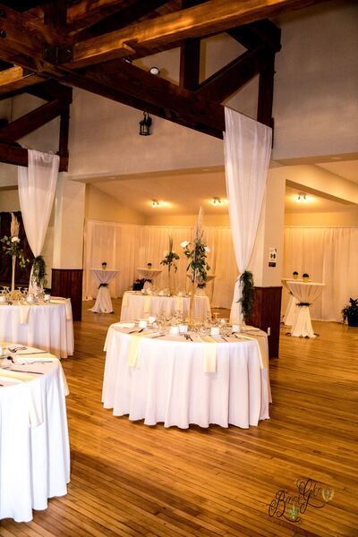 Classic-Elegant Decor Wedding at the Bonnie Glen Pavilion — photo 20 of 37