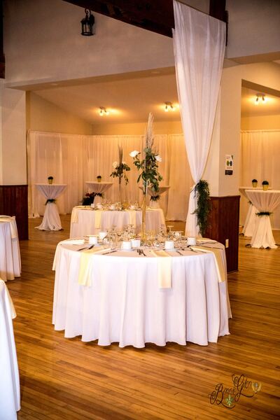 Classic-Elegant Decor Wedding at the Bonnie Glen Pavilion — photo 19 of 37