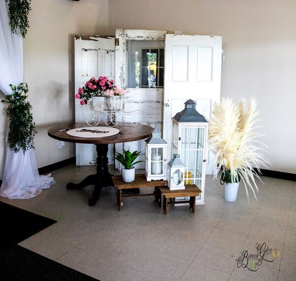 Classic-Elegant Decor Wedding at the Bonnie Glen Pavilion — photo 11 of 37