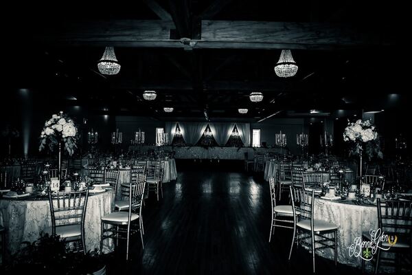 Elegant Decor Wedding at the Bonnie Glen Pavilion — photo 24 of 30