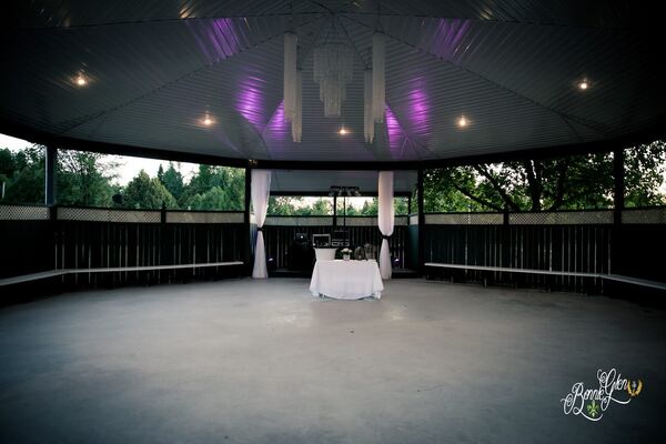 Outdoor Decor Wedding at the Bonnie Glen Pavilion — photo 19 of 40