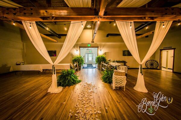 Romantic Decor Wedding at the Bonnie Glen Pavilion — photo 21 of 63