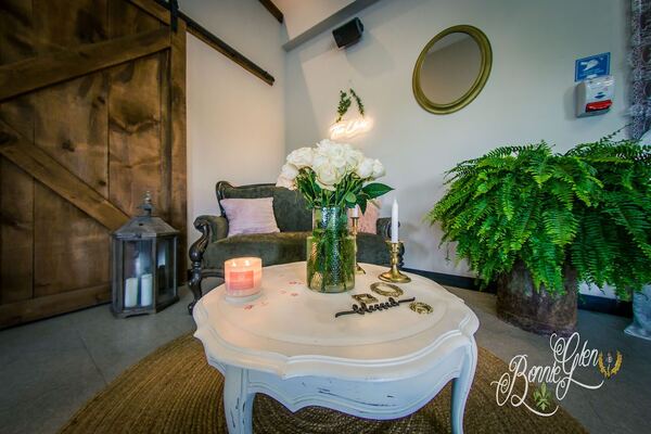 Romantic Decor Wedding at the Bonnie Glen Pavilion — photo 35 of 63