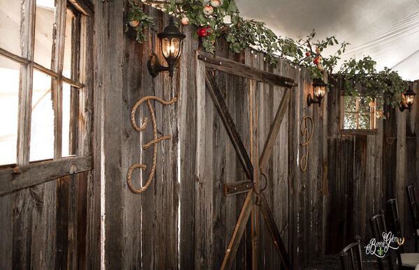 Rustic Decor Wedding at the Bonnie Glen Pavilion — photo 8 of 13