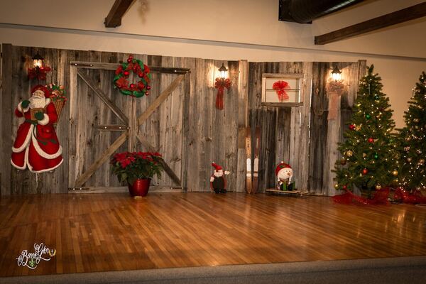 Xmas Decorations at the Bonnie Glen Pavilion — photo 9 of 27